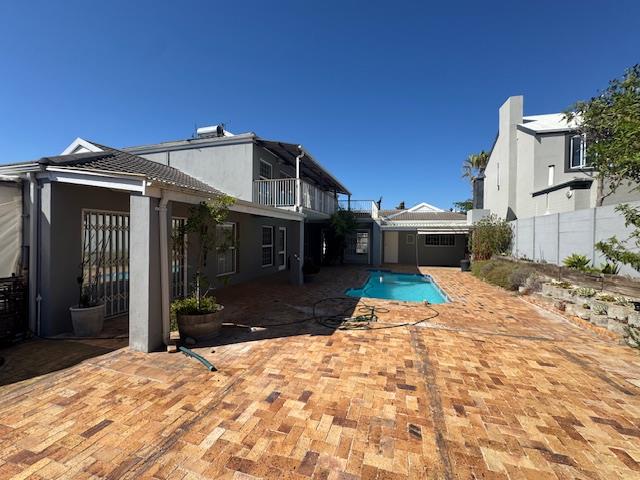 To Let 5 Bedroom Property for Rent in West Beach Western Cape